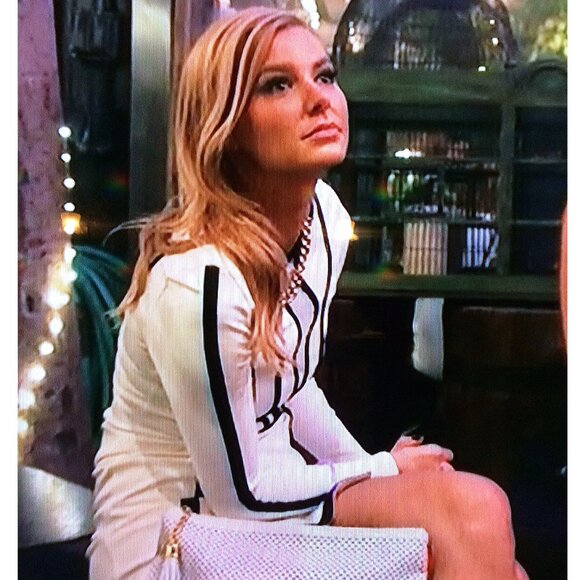 💥SHOWSTOPPER!💥Colorblock Bodycon Trimmed Mini Dress in Ivory & Black - Picture 7 of 16